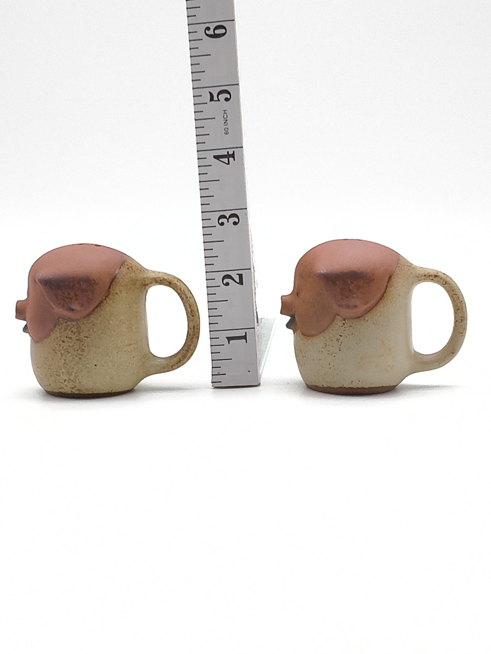 Charming Vintage Japan Stoneware Pig Salt & Pepper Shakers - Picture 4 of 13